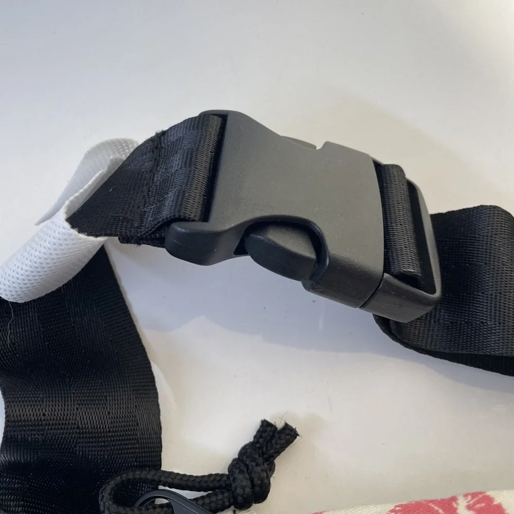 NWT!‎ Broken Promises Skull Lips Kiss Pink Black Fanny Pack Kiss Of Death Zumiez